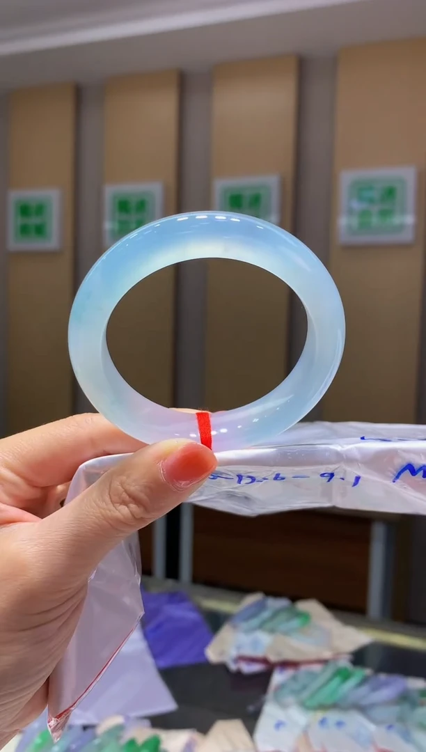 翡翠手镯未镶嵌-FB37 总价11.8万 定金2万