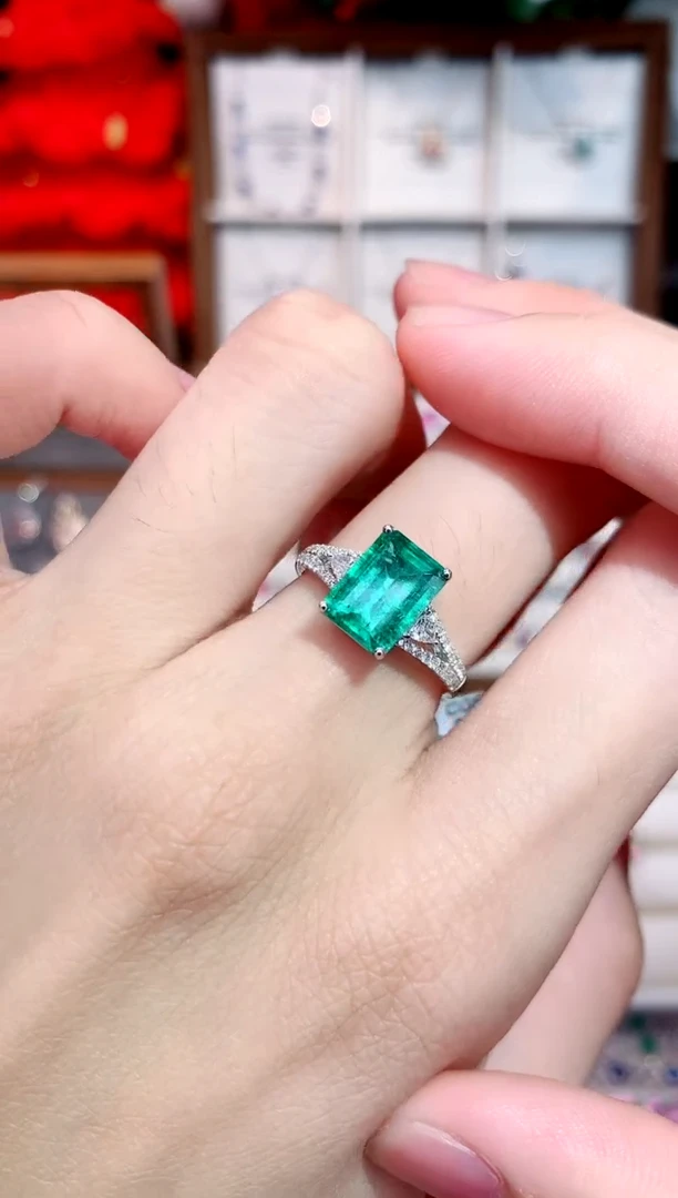 18K金镶嵌戒指祖母绿2.29ct/天然宝石/七天无理由