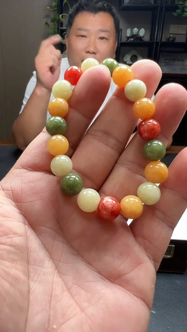 颈饰未镶嵌翡翠2025-10-19-22