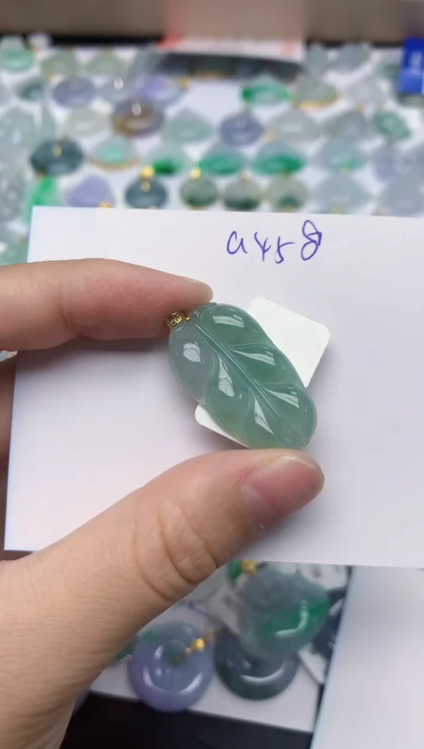 翡翠18K金镶嵌颈饰天然缅甸A货翡翠