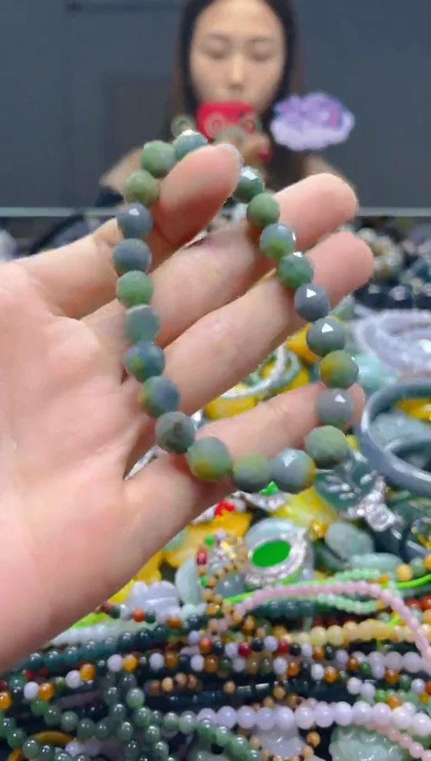 颈饰未镶嵌翡翠7MM/D/翡翠A货，一件也是批发价