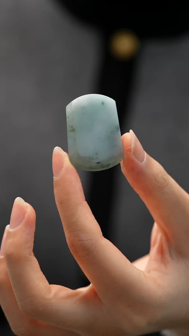 颈饰未镶嵌翡翠无事牌