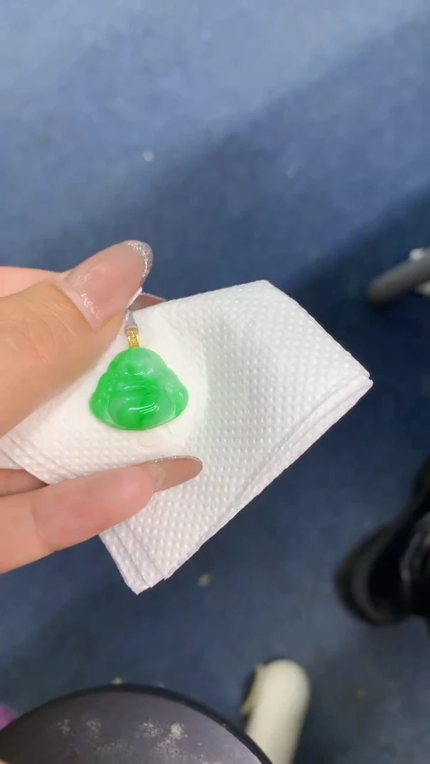 颈饰18K金镶嵌翡翠1