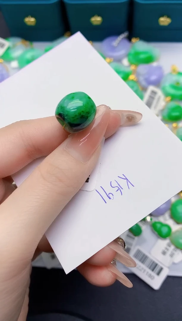 颈饰未镶嵌翡翠缅甸天然翡翠A货