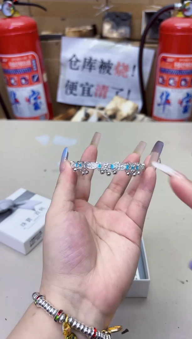 金属银色饰品YS11111111110395