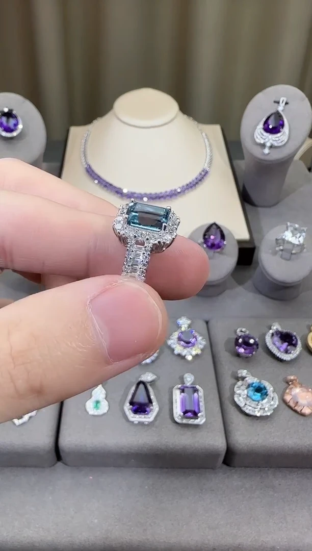 银S925镶嵌戒指托帕石10*8mm伦敦蓝戒指