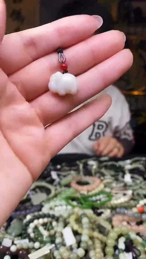 颈饰未镶嵌和田玉多样性发货，拍一发一