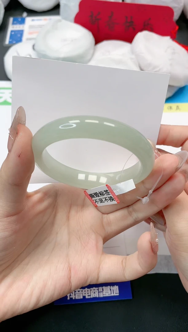 【闪购商品】石英质玉手镯未镶嵌07-56