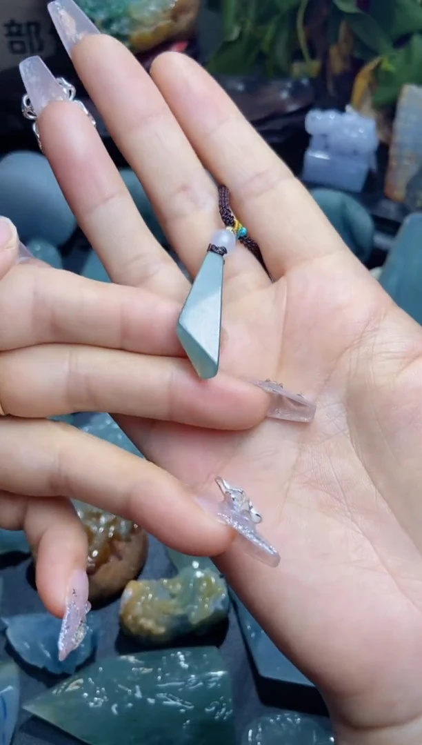 【闪购商品】翡翠颈饰未镶嵌片料5