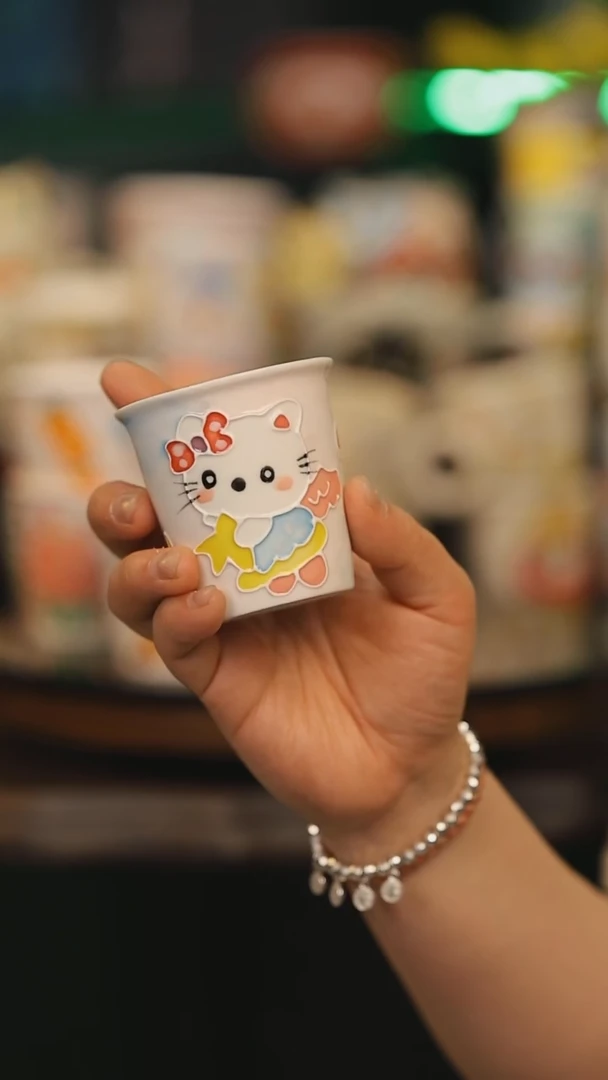 【闪购商品】摆件景德镇釉下彩绘设计师款式