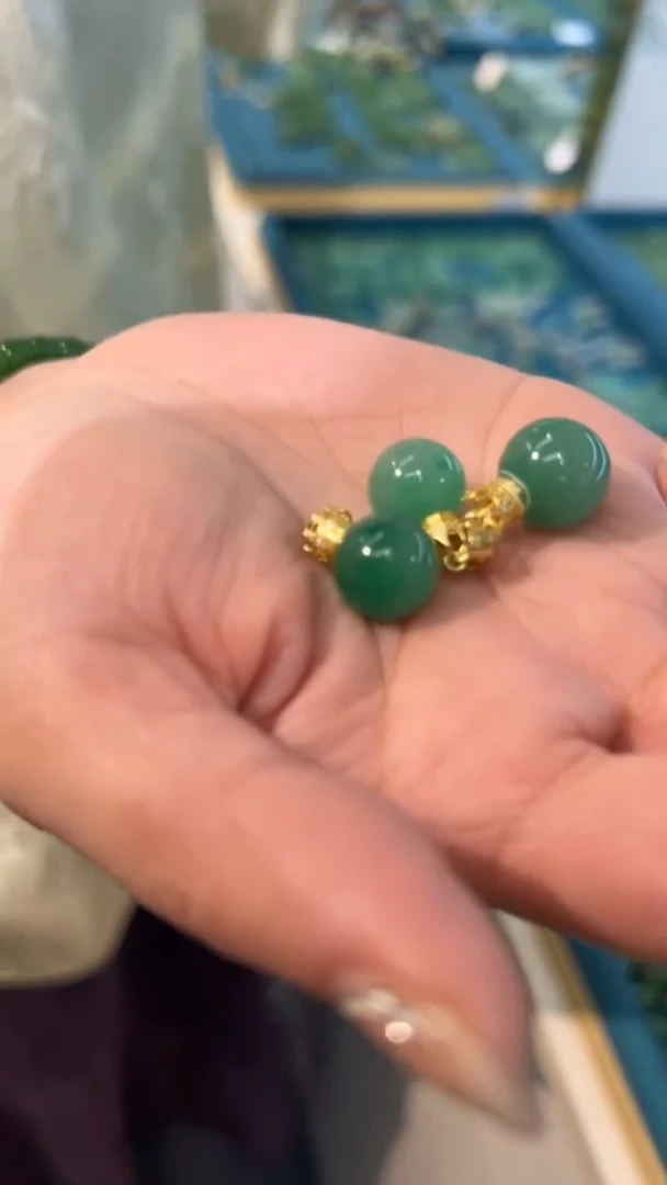 【闪购商品】石英岩玉吊坠未镶嵌非洲翠吊坠多样性发货拍一发与