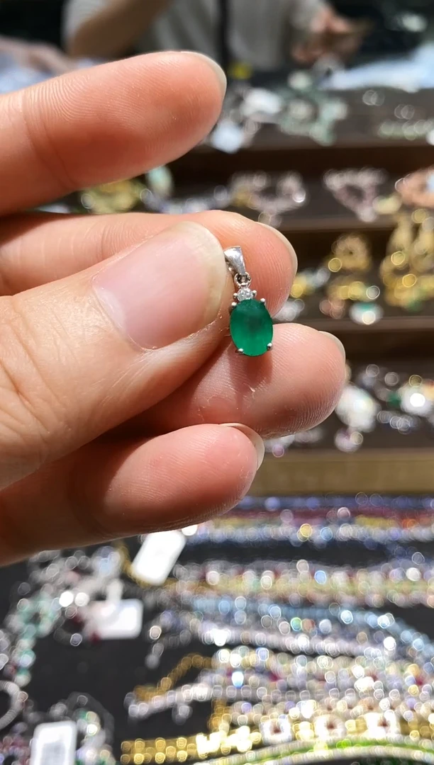 【闪购商品】祖母绿颈饰银S925镶嵌吊坠