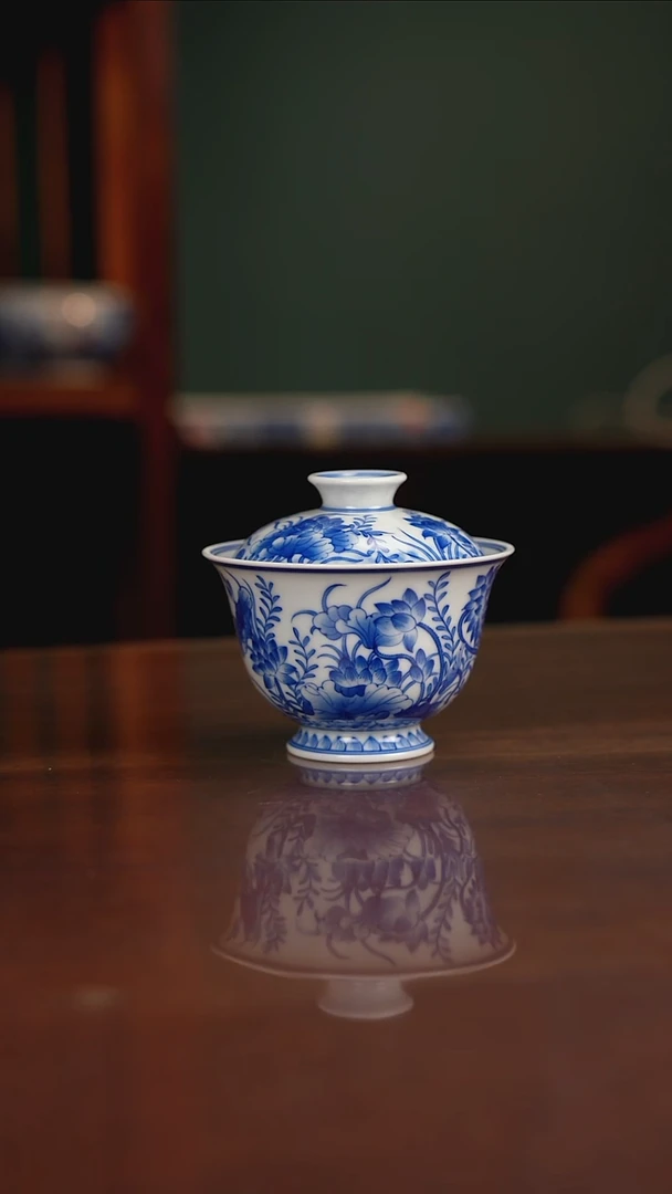 晓月窑青花荷花盖碗