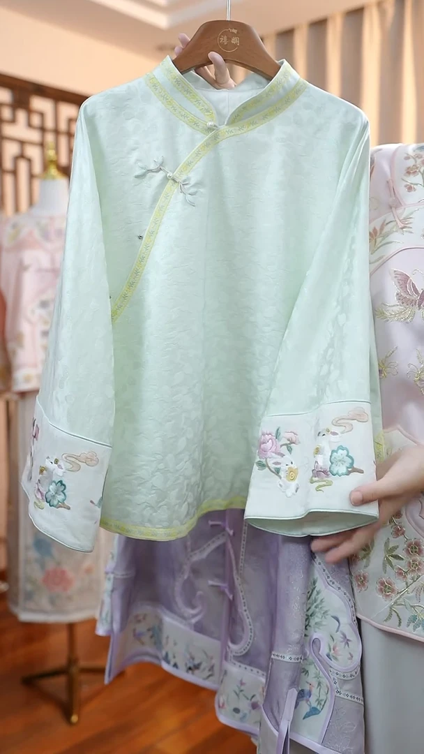 刺绣月白色正绢上衣 桑蚕丝非遗苏绣服饰