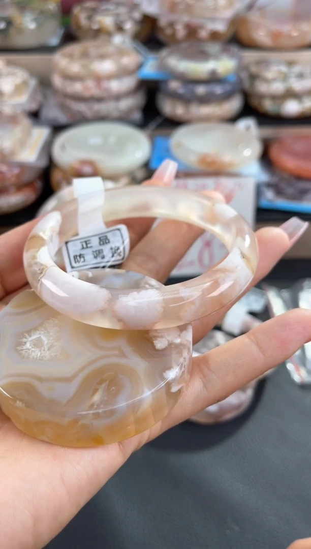 未镶嵌手镯石英质玉62