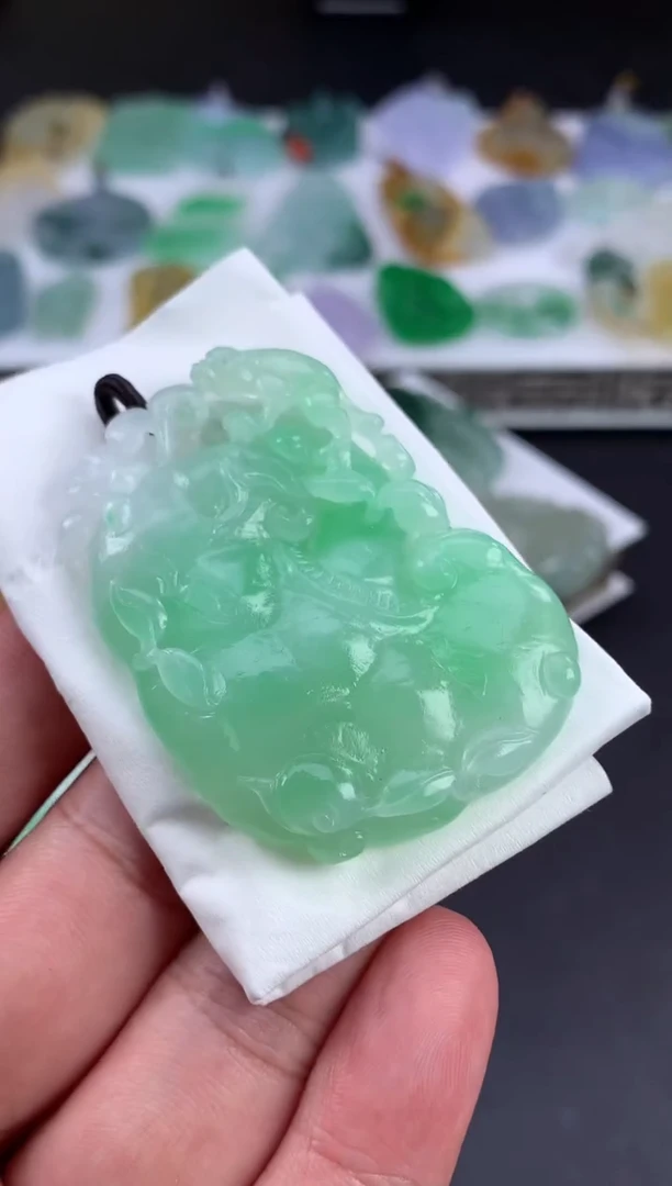 未镶嵌定制翡翠翡翠