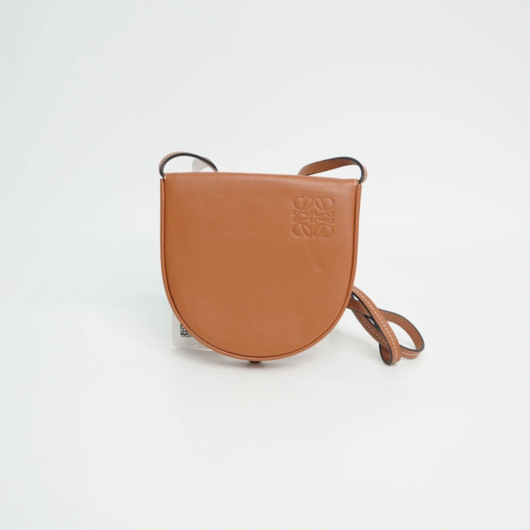 95新 LOEWE/罗意威 罗意威mini马鞍/DS018551