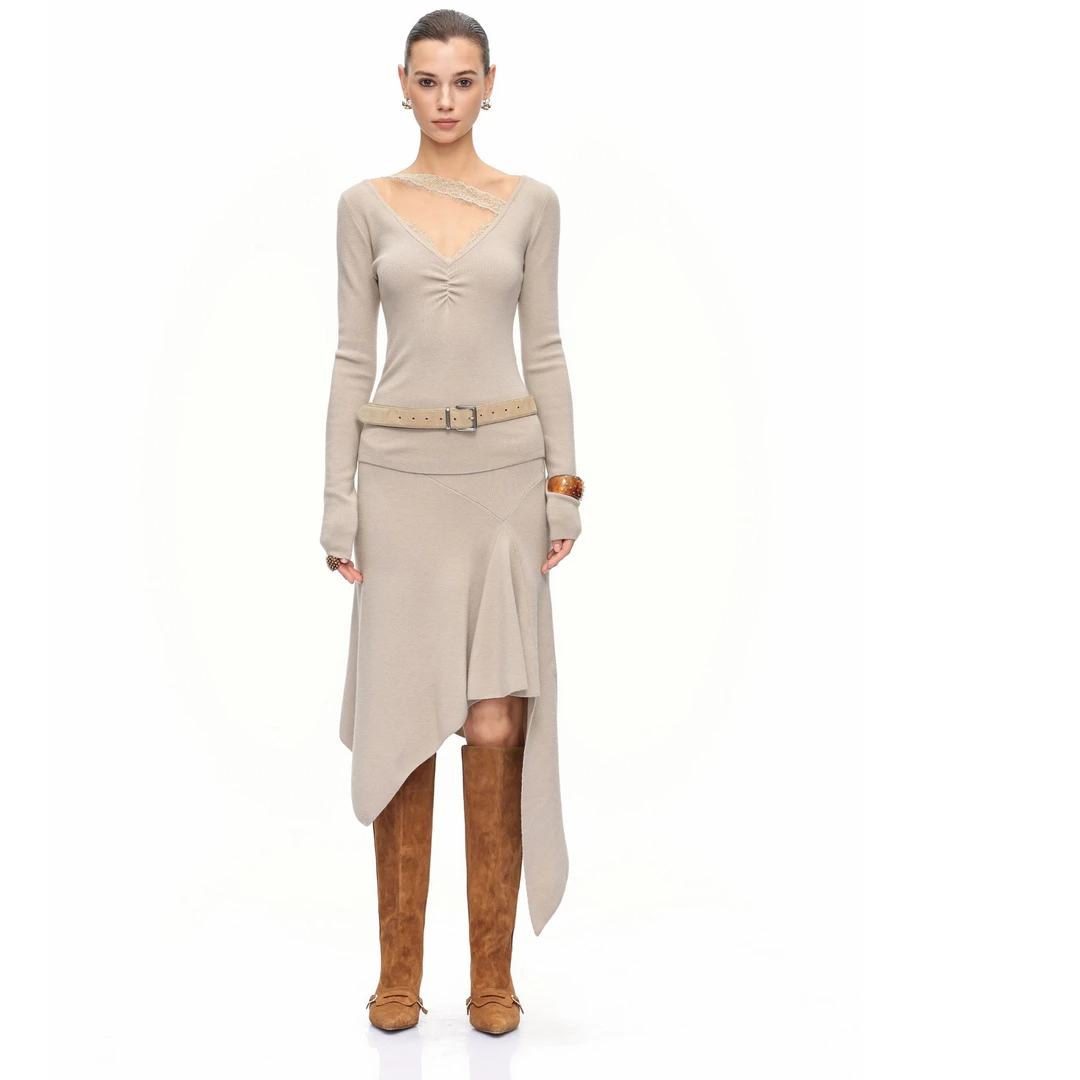 CNLEEWEI 25秋季新款 深V拼接蕾丝毛织上衣