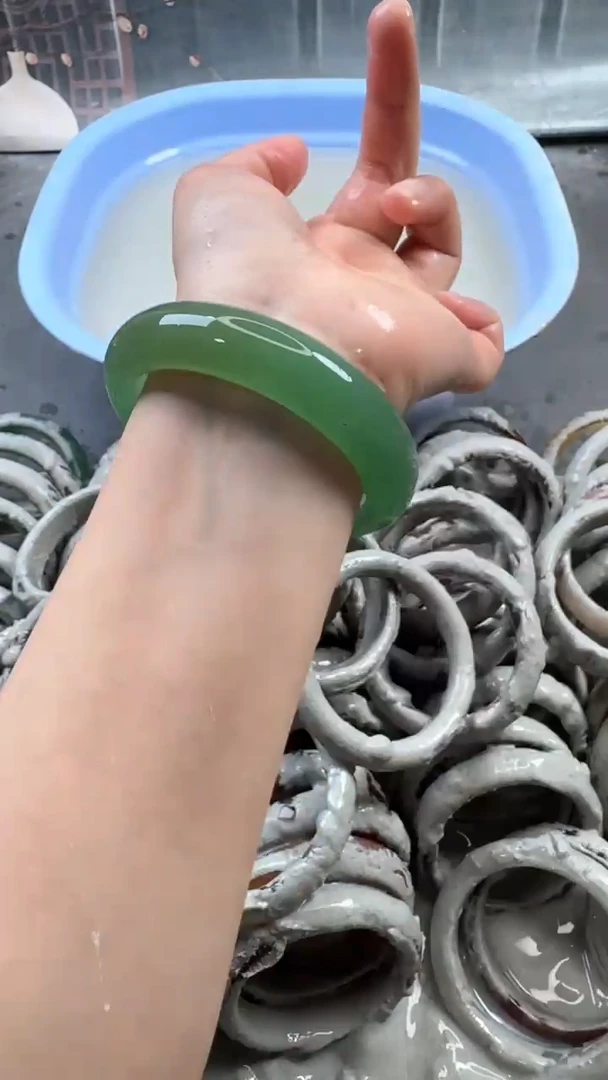 【闪购商品】石英质玉手镯未镶嵌13 6160