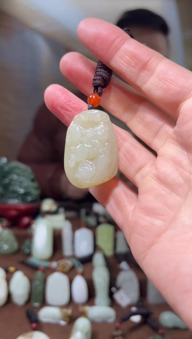 颈饰未镶嵌和田玉·