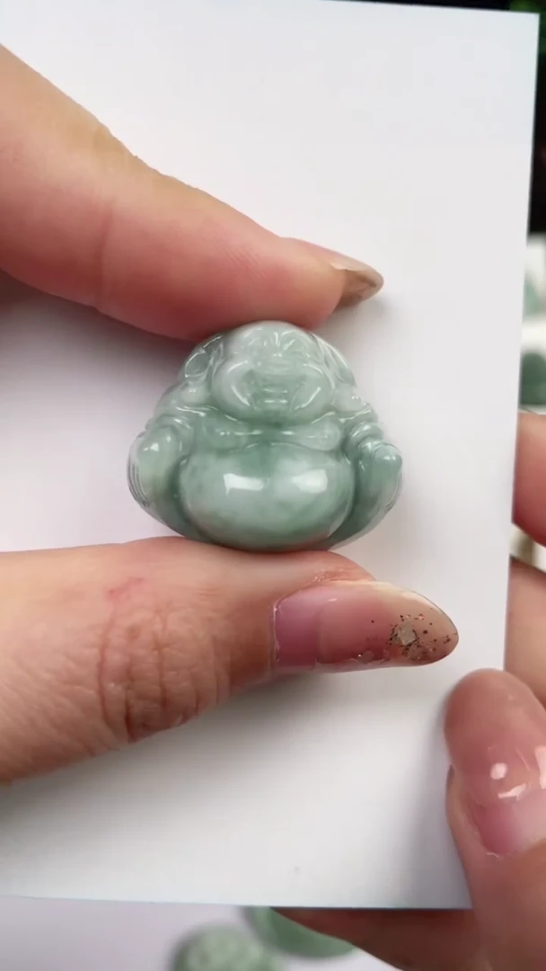 【闪购商品】翡翠颈饰未镶嵌佛公 微瑕