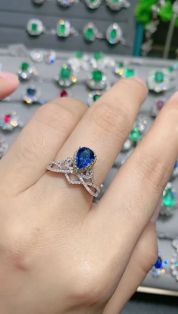 蓝宝石18K金戒指18K金镶嵌.