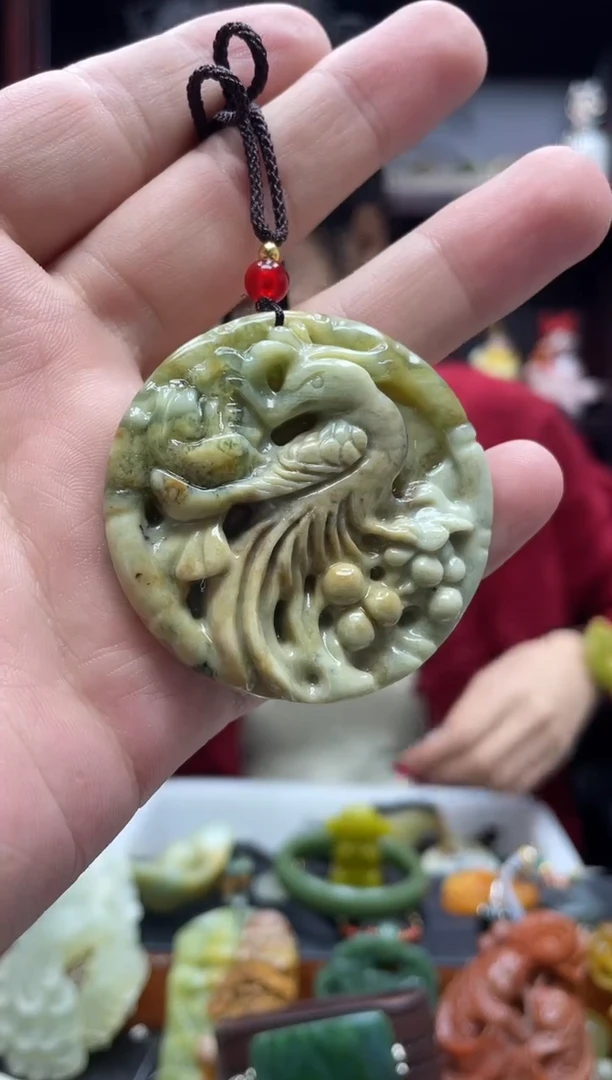 未镶嵌岫玉吊坠·
