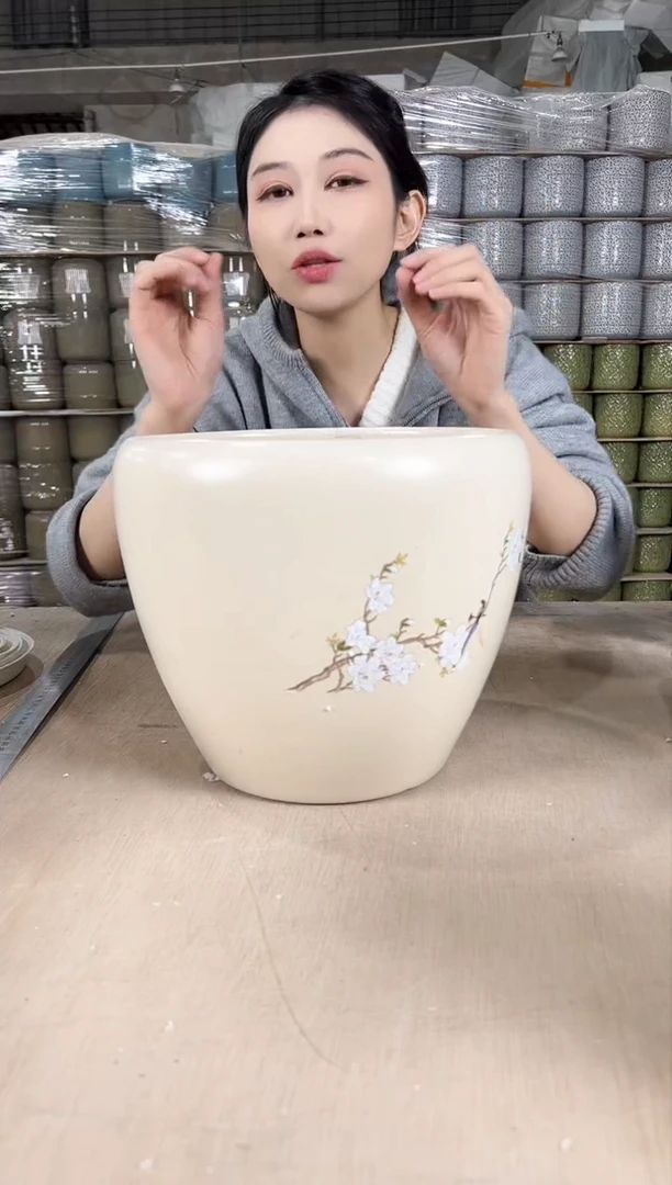 【闪购商品】陶瓷蛋型喜上米黄大号23x22