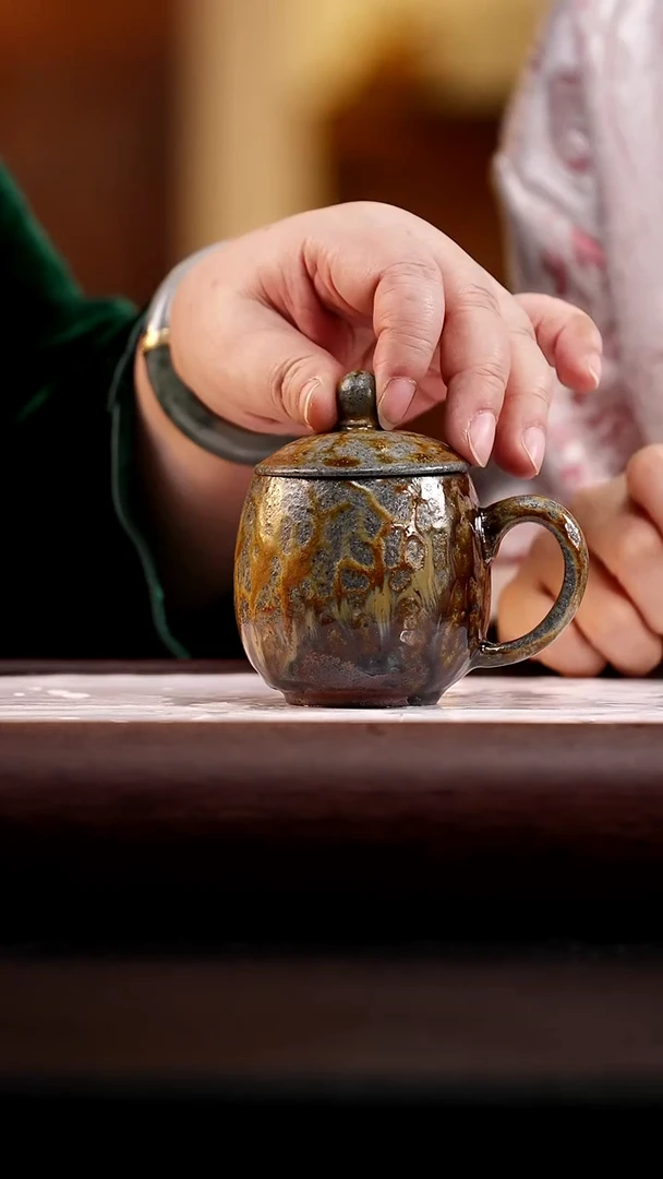 32 降坡泥沉香柴烧小盖杯