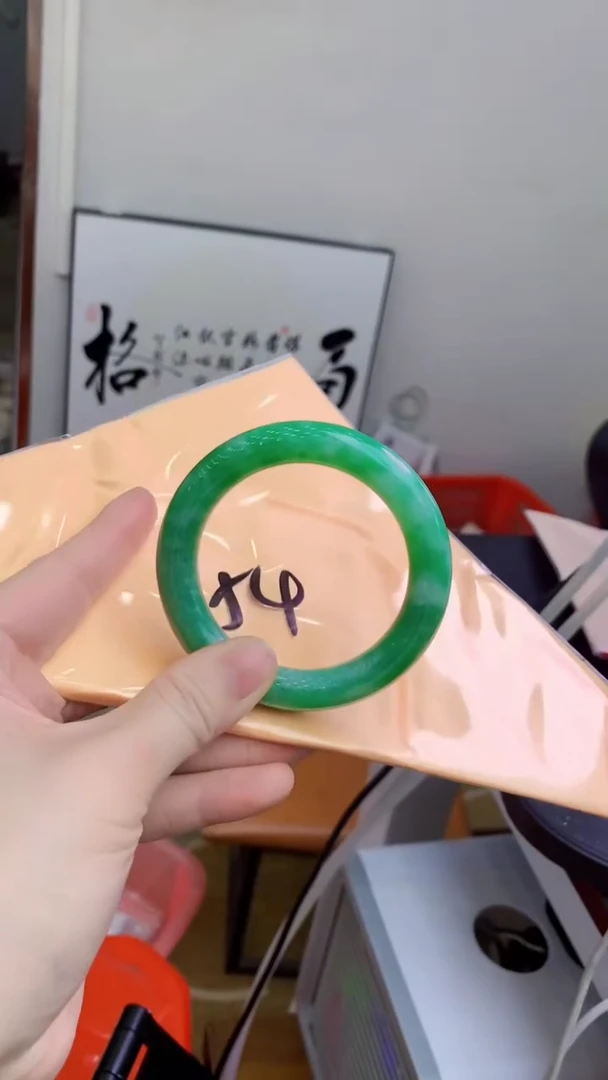 翡翠未镶嵌手镯0112782701