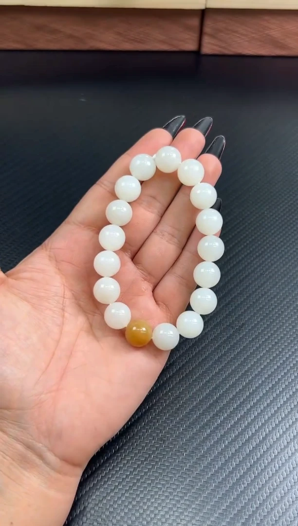 未镶嵌手串和田玉金山微色差卡12j