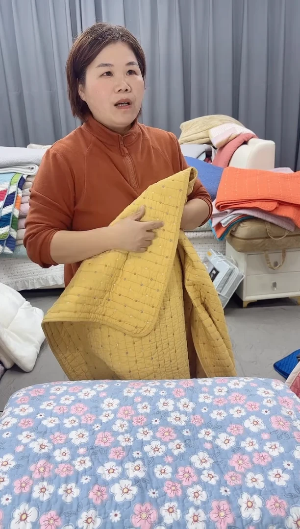 棉黄色米粒绣纯棉床盖2.3*2.5