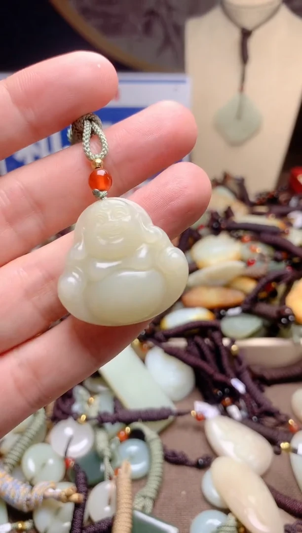 和田玉未镶嵌颈饰1