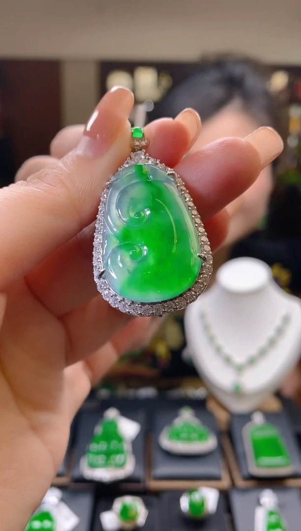 【闪购商品】翡翠吊坠(不含链)未镶嵌翡翠吊坠