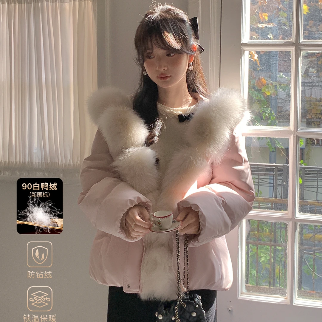 花栗鼠小姐2号店 飘雪宁冬 奶乖轻松弧度 大狐狸毛领羽绒服