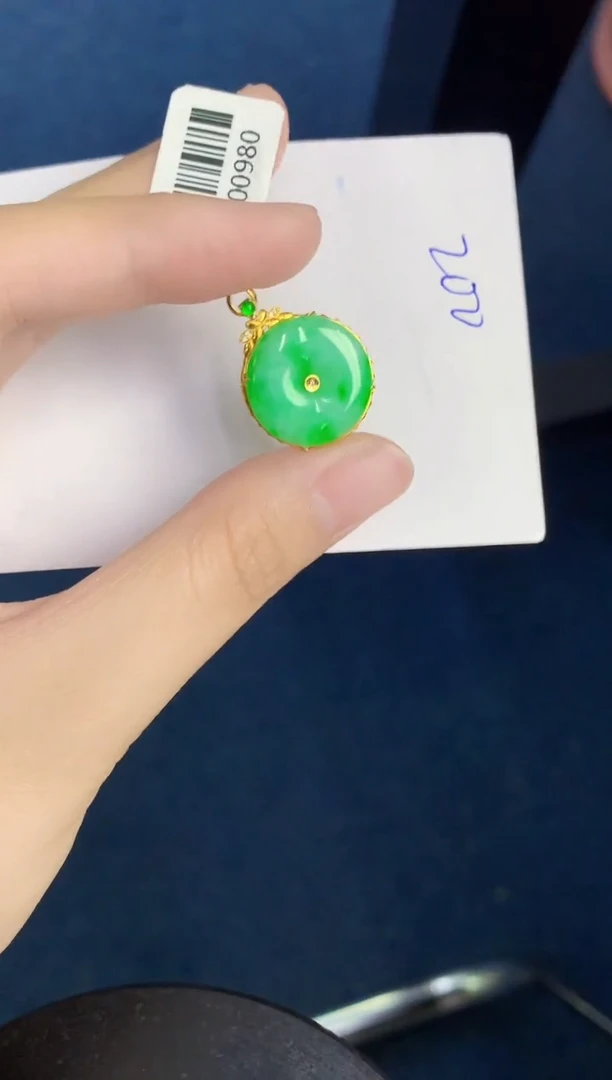 翡翠18K金镶嵌颈饰天然翡翠緬甸A貨