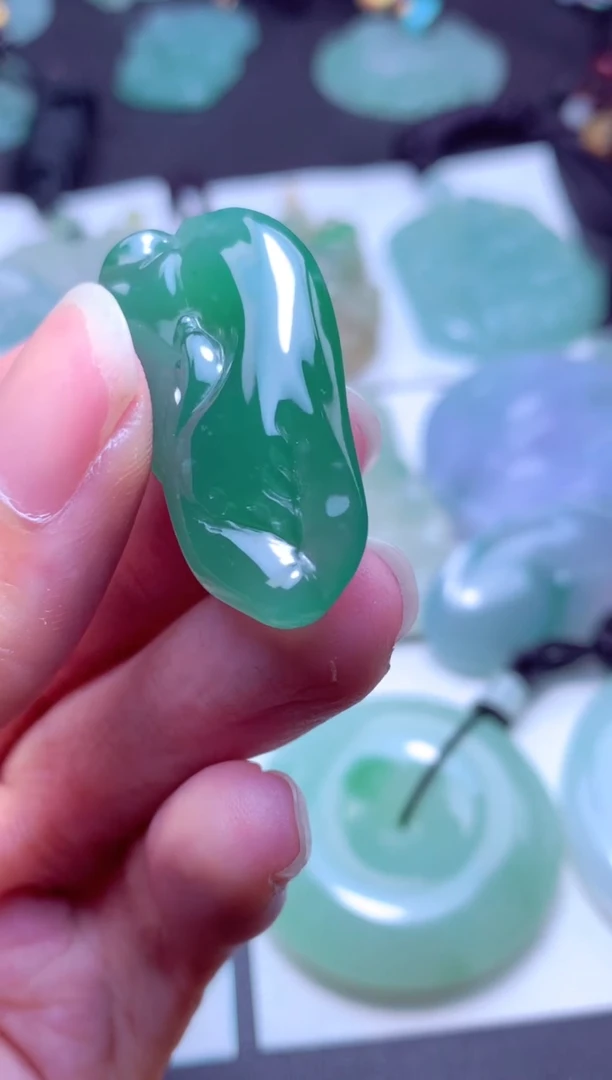 颈饰未镶嵌翡翠天然A货翡翠