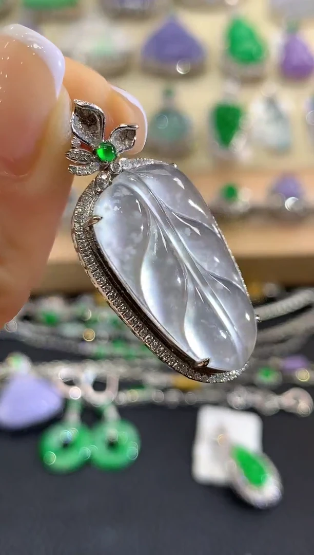 吊坠(不含链)18K金镶嵌翡翠夏日珠宝B46