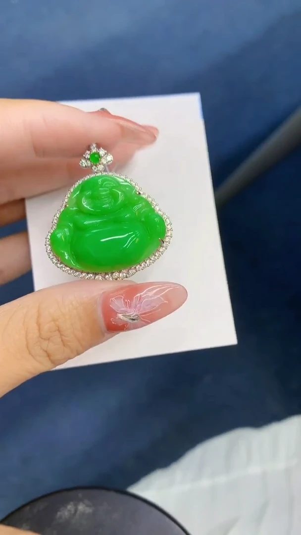 颈饰18K金镶嵌翡翠无*1