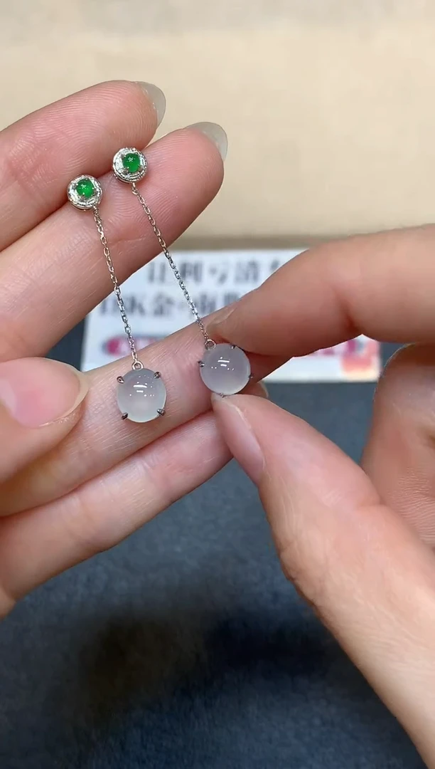 18K金镶嵌翡翠耳饰【无鉴赏期】蛋面【无服务费