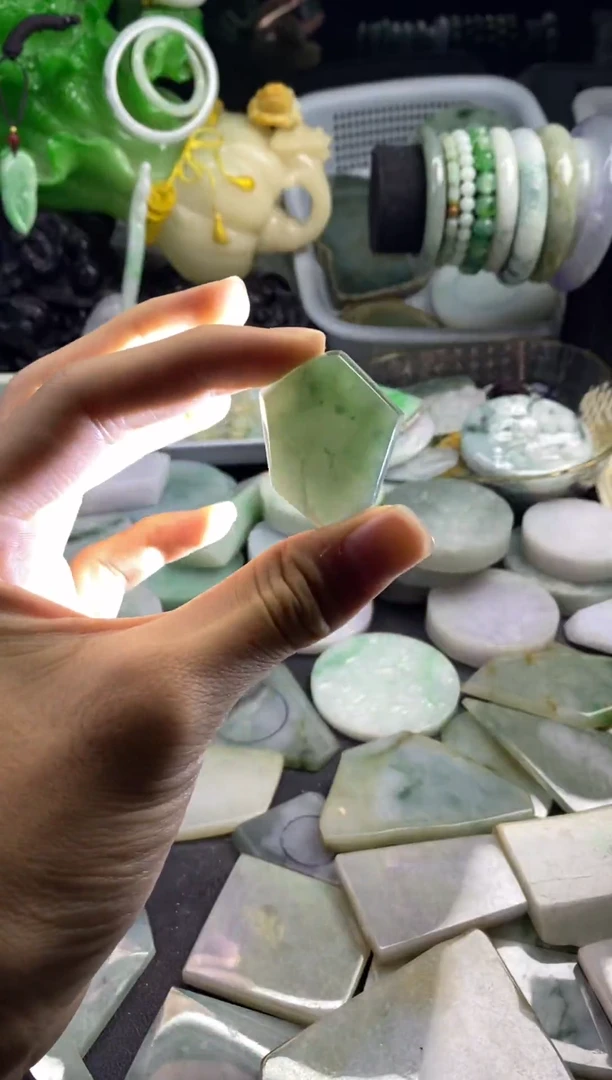 散珠翡翠A货翡翠3