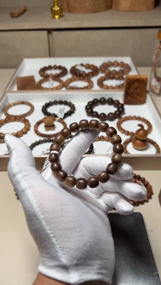 檀香木手串/手链百年醇化10.5/11单圈横纹黑肉沉水