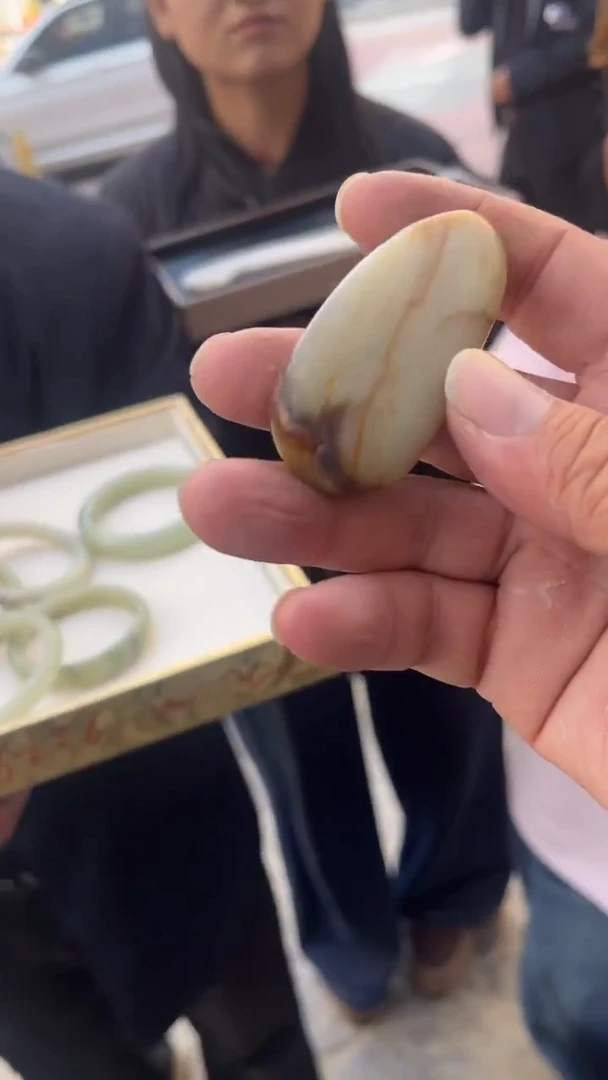 颈饰未镶嵌和田玉吊坠