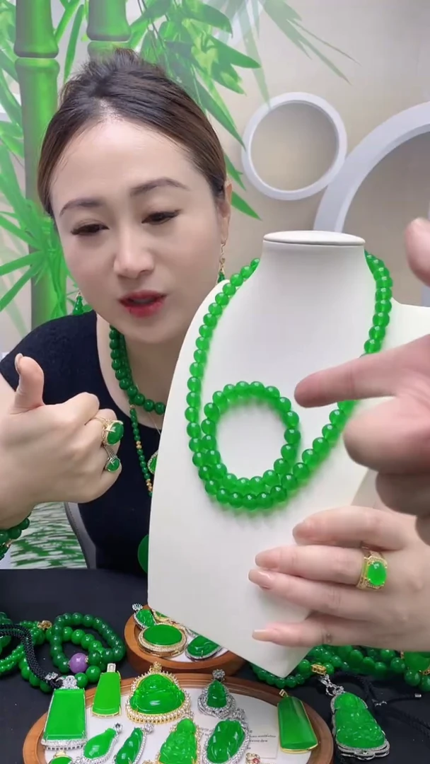 套链14K金镶嵌翡翠D06