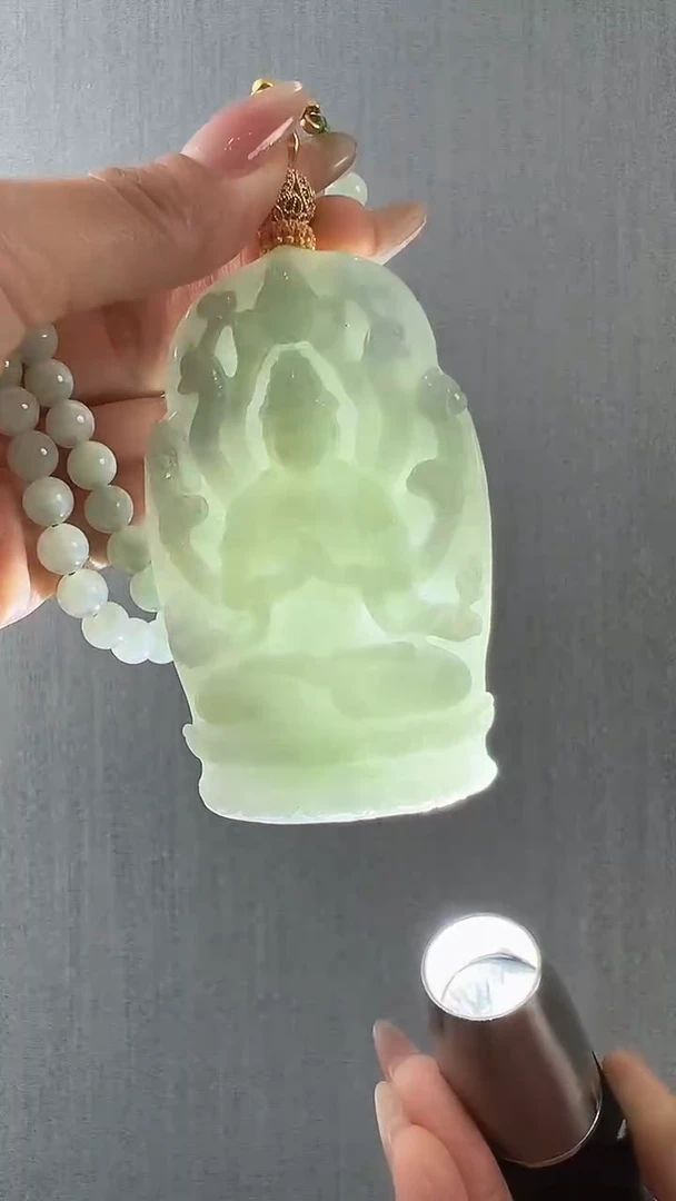 颈饰未镶嵌翡翠千手观音