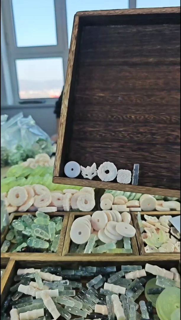 【闪购商品】蛇纹石玉颈饰未镶嵌吊坠打包
