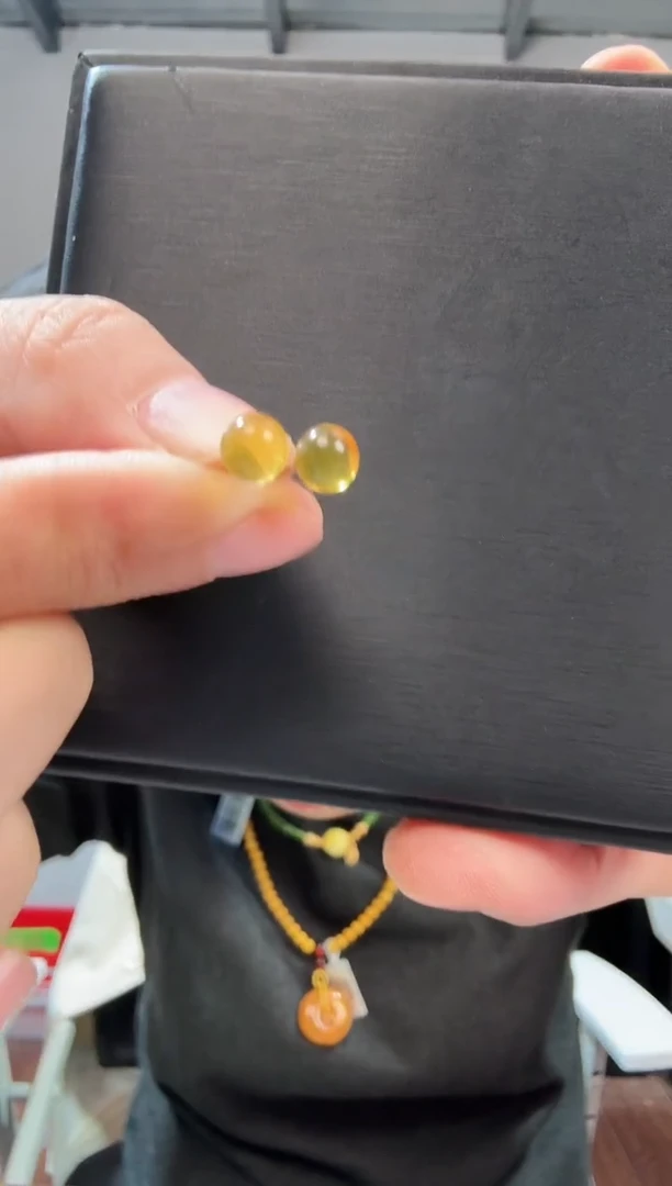 蜜蜡未镶嵌耳钉优5144