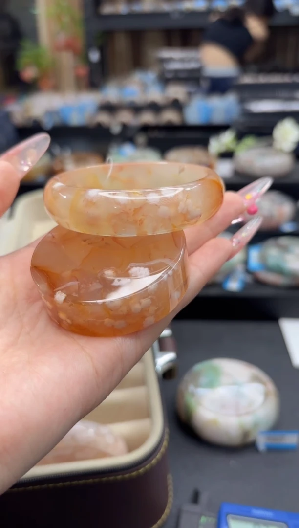 未镶嵌手镯石英质玉79(56圈赠送镯心)不退不换