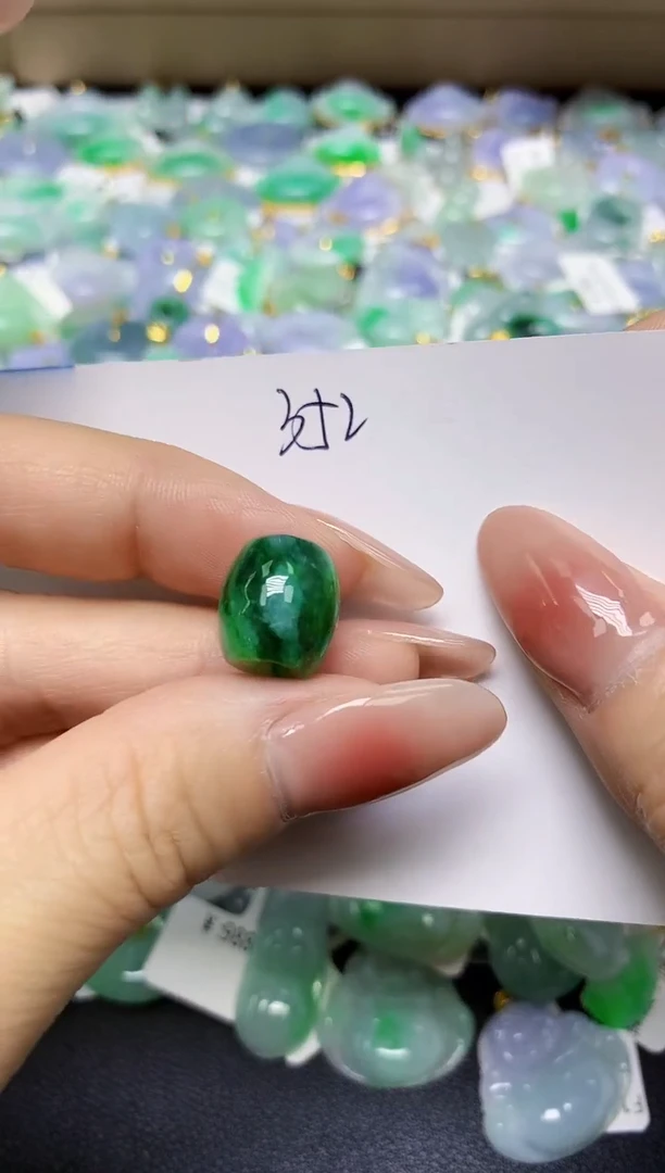 翡翠未镶嵌颈饰 天然缅甸翡翠A货