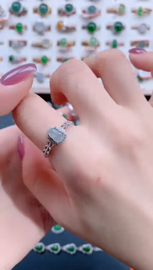 翡翠戒指银S925镶嵌天然翡翠